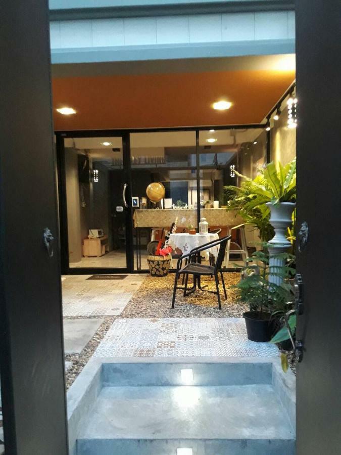 Alley Living Rama8