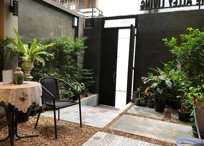 Alley Living Rama8